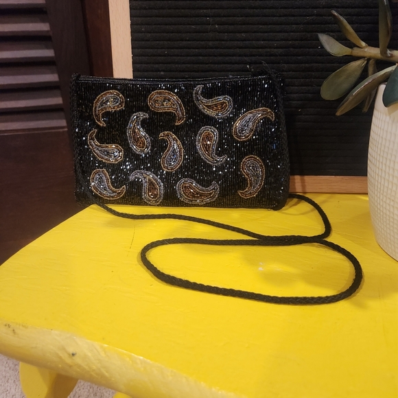 Vintage Handbags - Vintage Black and Gold Beaded Clutch